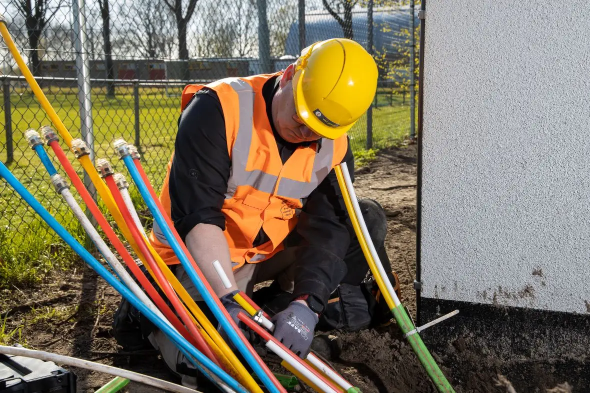 Collega met glasvezelkabels