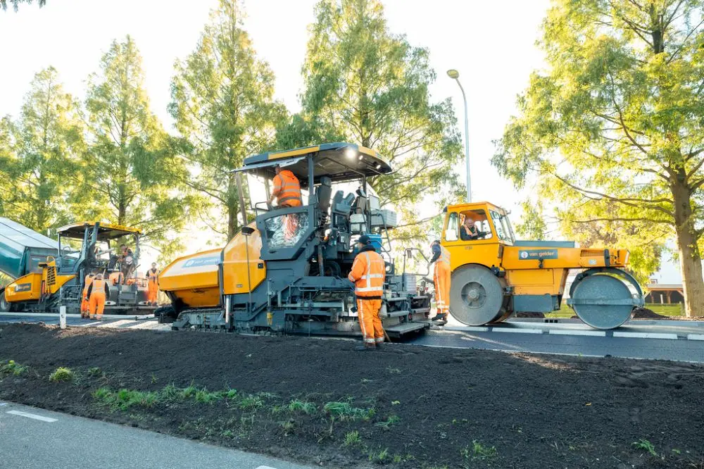 /static/uploads/713-asfaltafwerker-gw-w-wegenbouw-asfalt-van-gelder-infra.jpg
